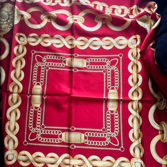 Avon Accessories - AVON Elegant Red Square Scarf Gold Chain Link Medallion Print NOS‎ Satin Finish